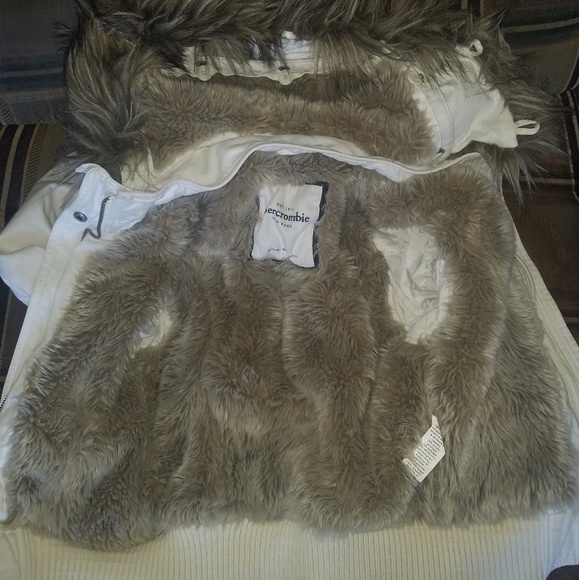 Abercrombie coat - Picture 3 of 3